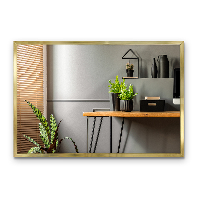 Stor spegel med guldram elegant design