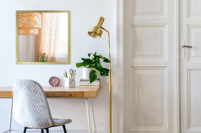 Stor spegel med guldram elegant design