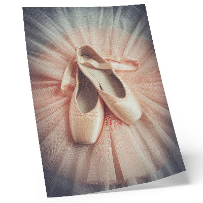 Hållbar väggposter Balettskor på en rosa tyllkjol, harmoni och elegans