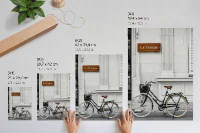 Hållbar väggposter Elegant cykel och klassisk arkitektur