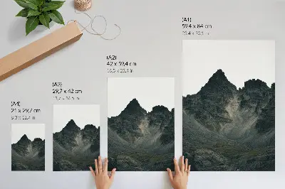 Poster majestätiska bergstoppar i rå natur