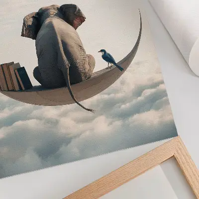Hållbar väggposter med motiv av en elefant på en halvmåne bland böcker och moln