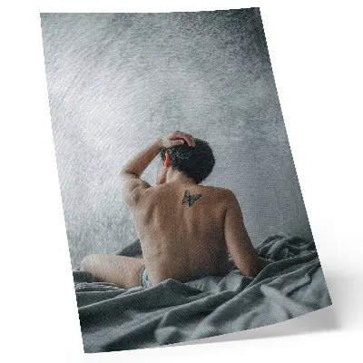 Hållbar väggposter minimalistiskt motiv av en naken skepnad i grå nyanser