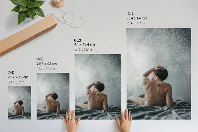 Hållbar väggposter minimalistiskt motiv av en naken skepnad i grå nyanser