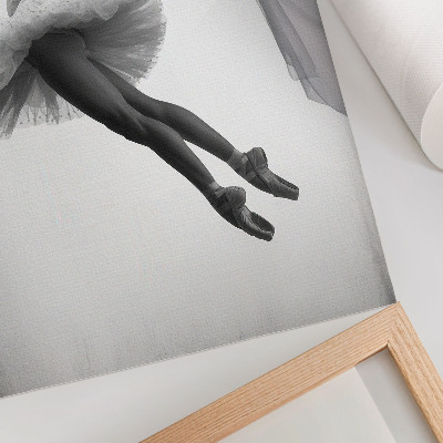 Affisch En ballerina i rörelse med grace och lätthet