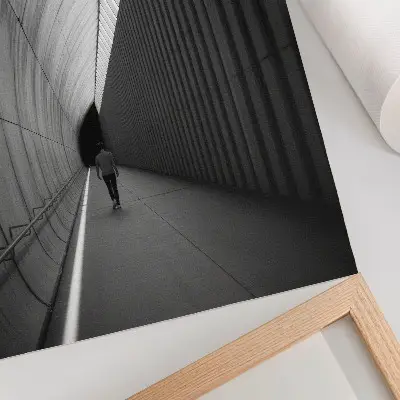 Affisch minimalistisk tunnel med skuggor, linjer och perspektiv