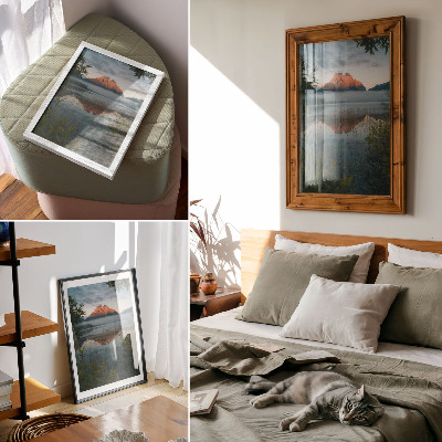 Hållbar väggposter Berglandskap reflekterat i vattendimman