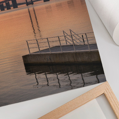 Dekorativ väggaffisch Solnedgångsbro minimalism varma nyanser