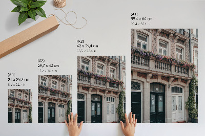 Poster Blommor på balkongen, tegelfasad, klassisk stil