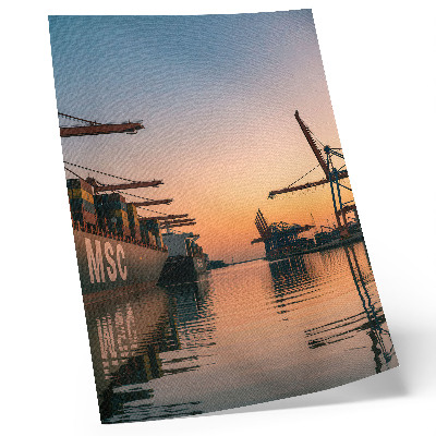 Poster Hamnlandskap med containerfartyg och kranar