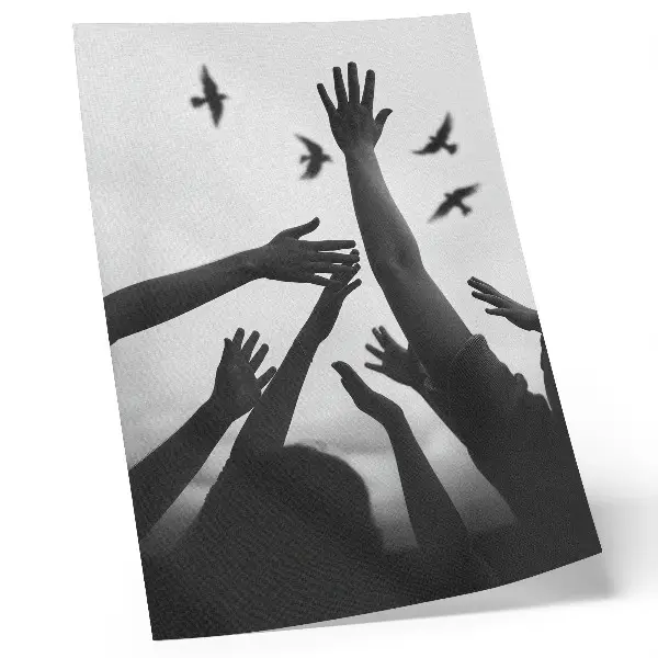 Hållbar väggposter i minimalistisk stil med motiv av två händer