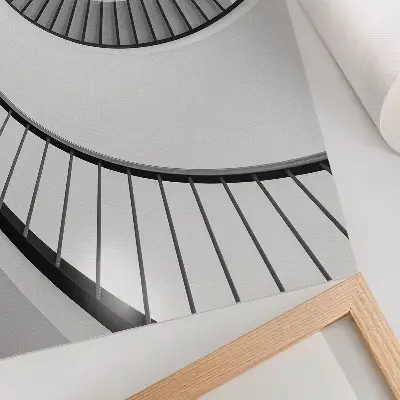 Spiraltrappa väggposter med fascinerande geometrisk elegans