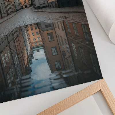 Poster Historiska hyreshus med pool i modern stil