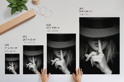 Poster Mystisk figur hatt tystnad mildhet