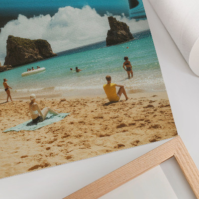 Hållbar väggposter Strand med planeten ovanför vattnet på en solig dag