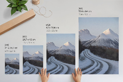 Poster Vinterlandskap berg väg kurvor skönhet