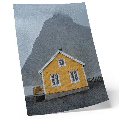 Hållbar väggposter med motiv av gult hus vid berg i enkel och minimalistisk stil