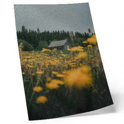 Hållbar väggposter Rustik stuga skog gula blommor oskärpa