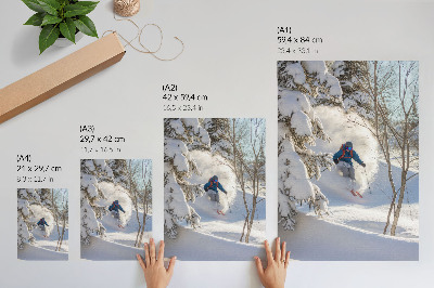 Affisch Skidåkare i vinterskogens dynamik snö