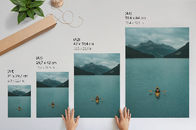 Hållbar väggposter Turkos sjö kajakpaddlare berg fredlig harmoni