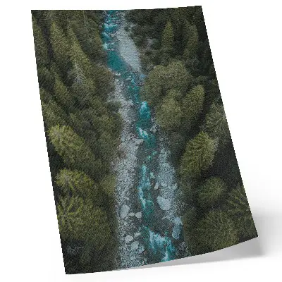 Väggposter grön skogsflod med naturlig harmoni