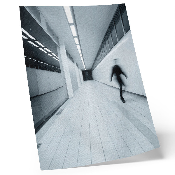 Hållbar väggposter Modern hall i vita och grå nyanser