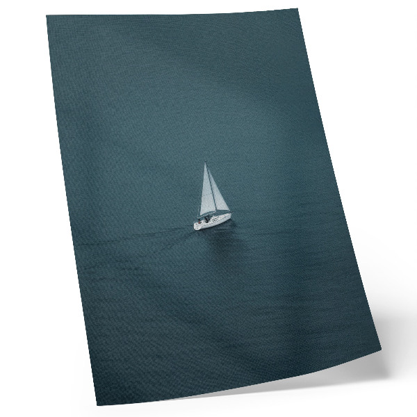 Affisch En yacht på ett lugnt hav, en minimalistisk komposition