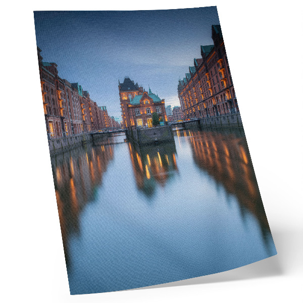 Dekorativ väggaffisch Symmetrisk arkitektur och vattenreflektioner