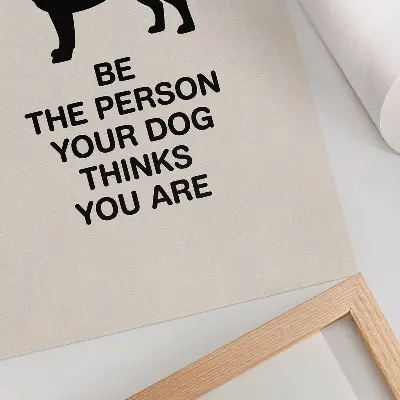 Hållbar väggposter med motiv av en hund