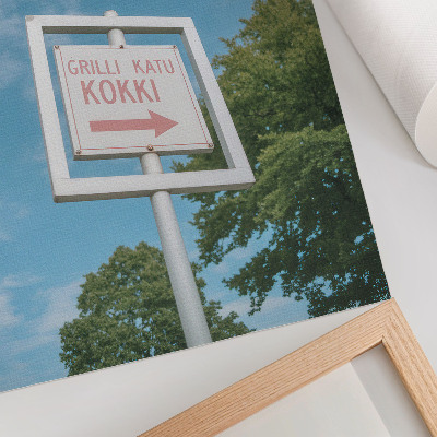 Hållbar väggposter En vit tavla mot en blå himmel