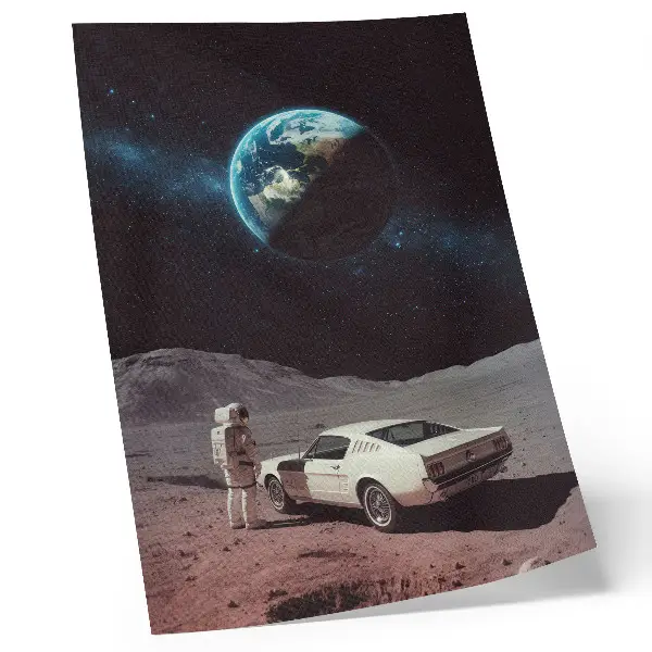 Poster med motiv av astronaut på månen med jorden och stjärnor
