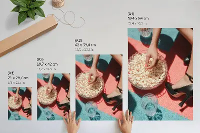 Hållbar väggposter med färgglatt motiv av popcornbägare