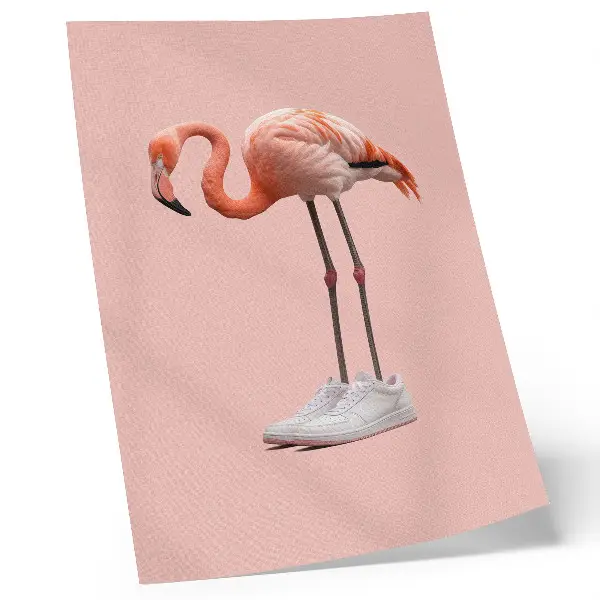 Poster rosa flamingo i sportskor mot rosa bakgrund
