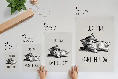 Poster kattunge på grå bakgrund i minimalistisk stil