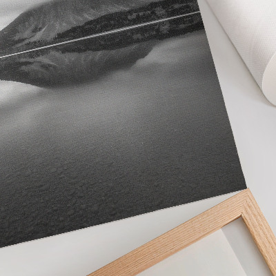 Hållbar väggposter Nyanser av grått berg sjö reflektion harmoni