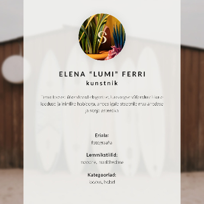 Affisch Surfbrädor på stranden under en blå himmel