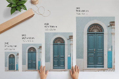 Poster Blå dörr med vita arkitektoniska element