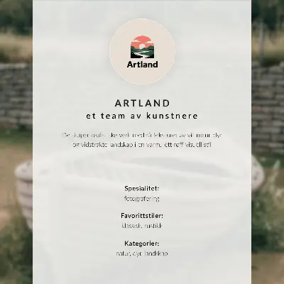 Poster frodiga träd, rött kakel och blå himmel
