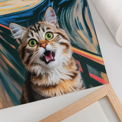 Poster En katt mot en bakgrund av livfull, abstrakt målning.