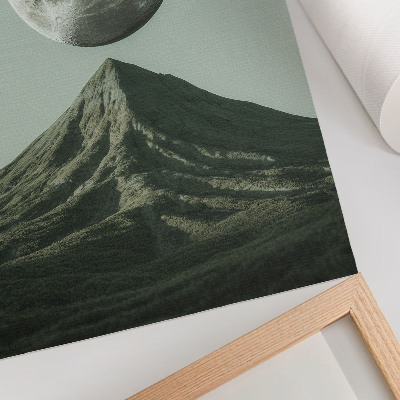 Poster Månen över berget grönt nyanserar mystiskt landskap