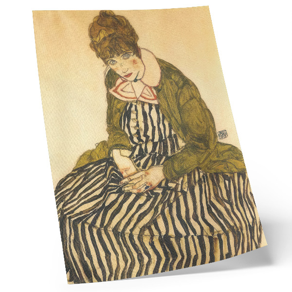Dekorativ väggaffisch Porträtt av Edith Schiele i randig klänning (1915) av Egon Schiele