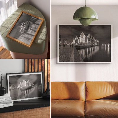 Poster Monokromatisk arkitektur med reflektion i vattnet