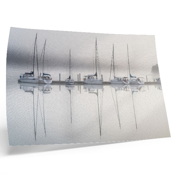 Poster Dimmig marina lugna yachter reflektion