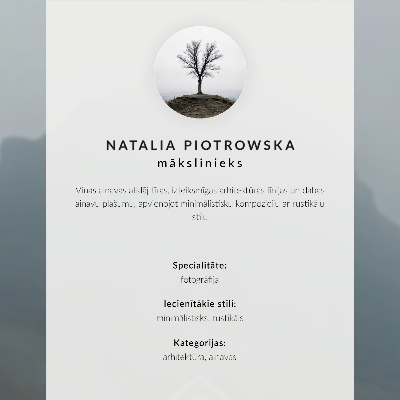 Poster Ett minimalistiskt vinterhus mot bakgrund av snö