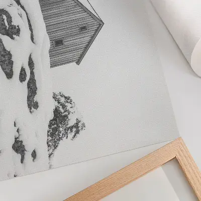 Poster minimalistiskt vinterhus mot en bakgrund av snö