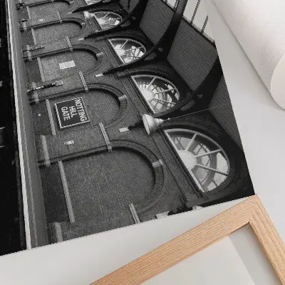 Väggposter Elegansen i urban arkitektur med fokus på ljus och skugga