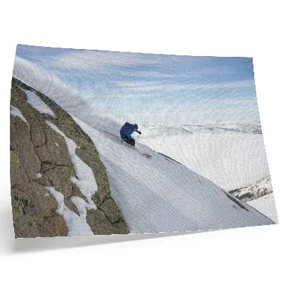 Poster till sovrum skidåkare mot vita bergstoppar och blå himmel i harmoni