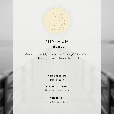 Väggposter person på en bänk vid havet i grå harmoni