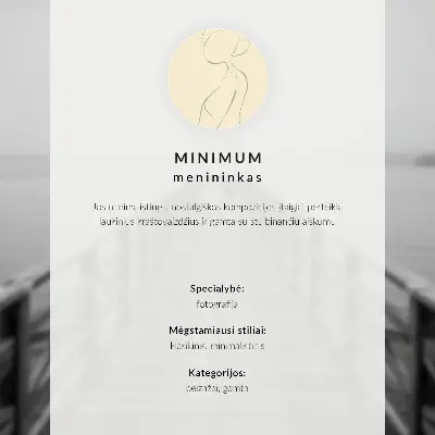Väggposter person på en bänk vid havet i grå harmoni
