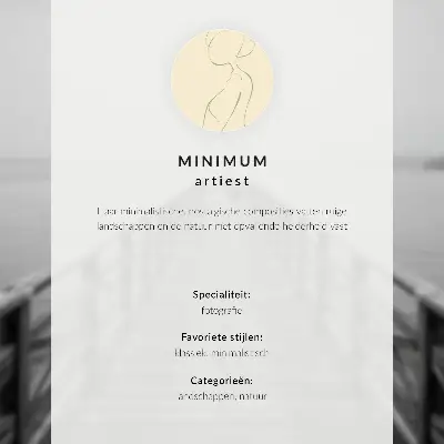 Väggposter person på en bänk vid havet i grå harmoni